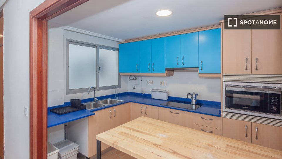 Double room Valencia, 4 beds — photo 16