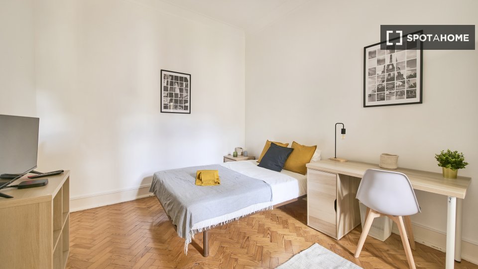 Double room Lisbon, 7 beds — photo 17