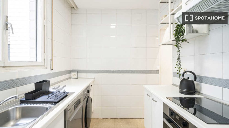 Double room Madrid, 7 beds — photo 26