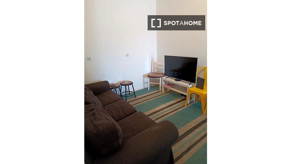 Double room Lisbon, 6 beds — photo 23