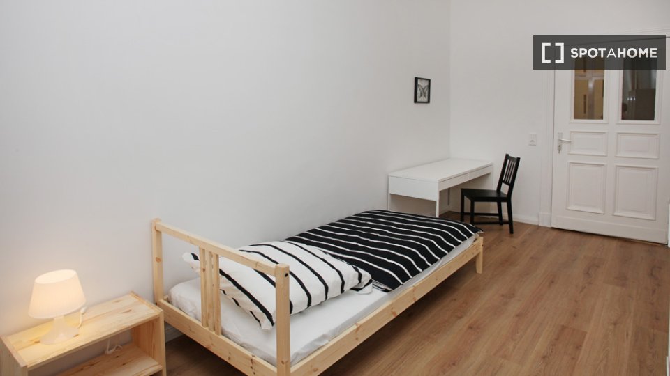 Double room Berlin, 5 beds, 101m² — photo 1