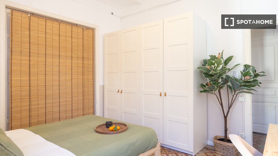 Double room Barcelona, 5 beds, 120m² — photo 19