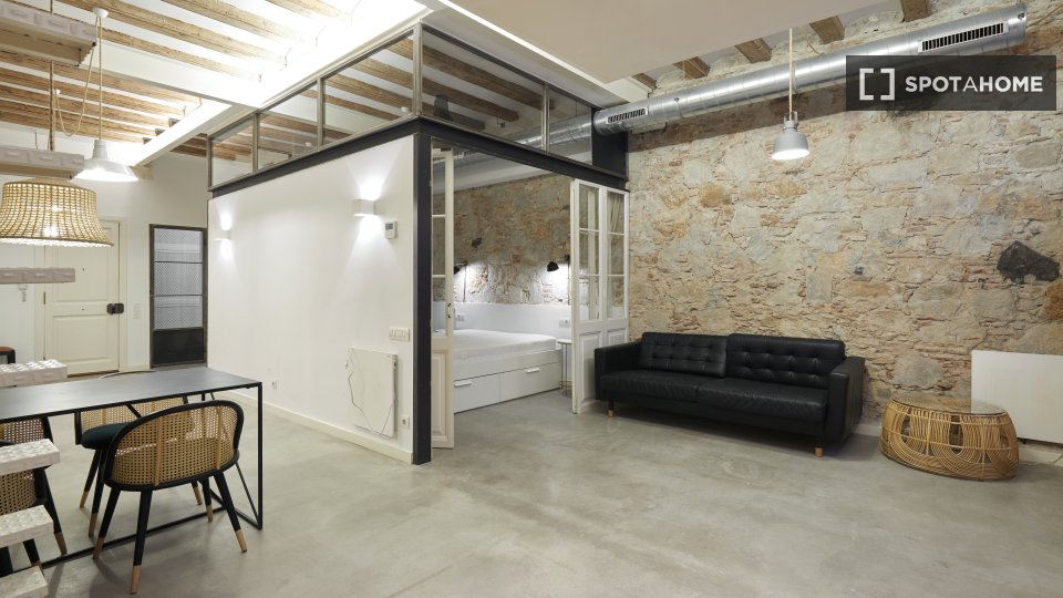 Apartment Barcelona, 1 bed, 83m² — photo 3