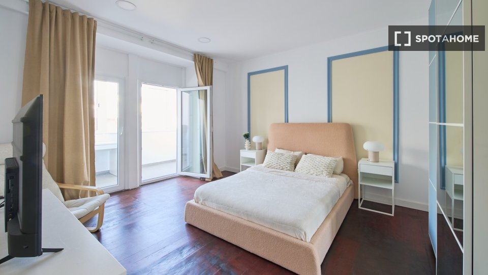 Double room Lisbon, 8 beds — photo 49