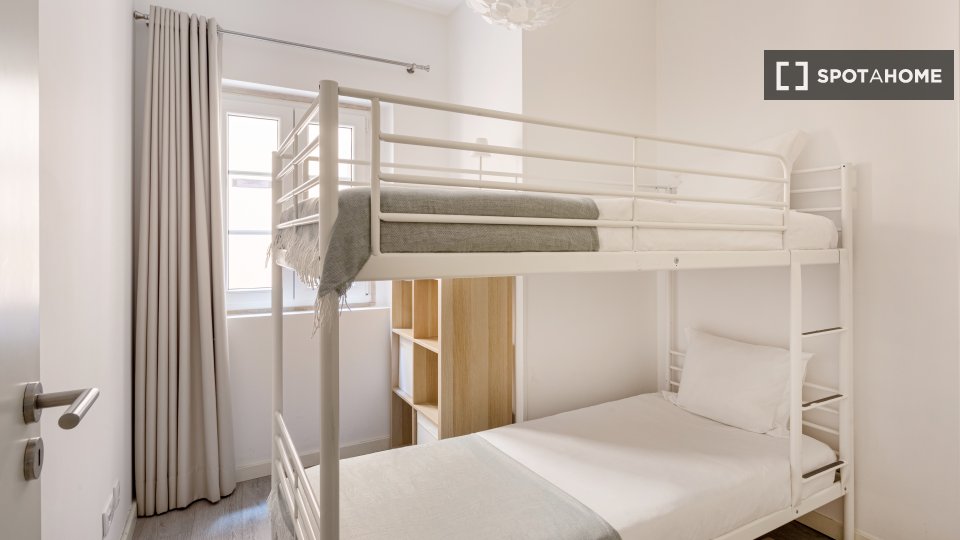 Apartment Lisbon, 3 beds — photo 15
