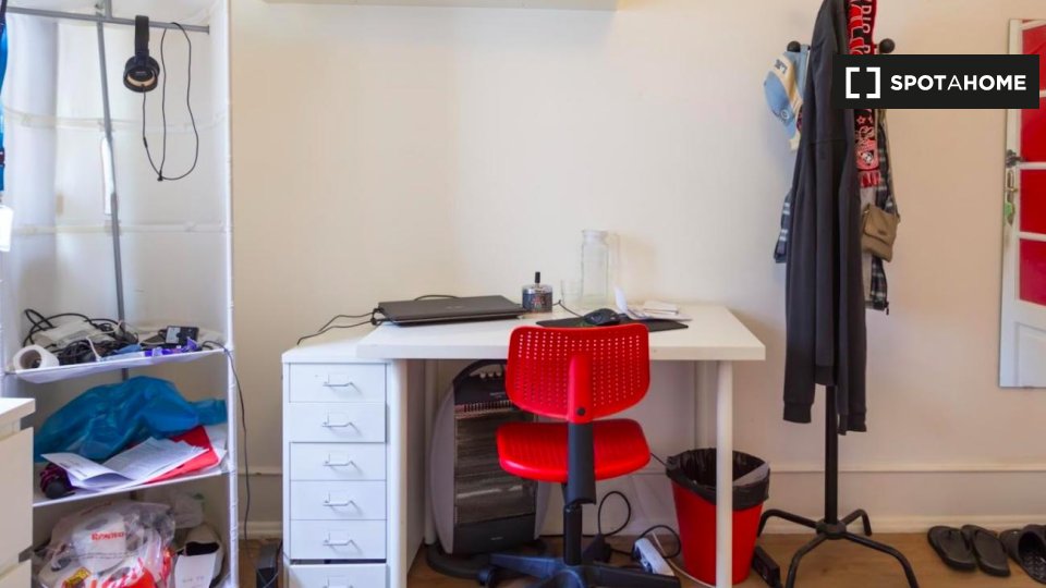Double room Lisbon, 6 beds — photo 16