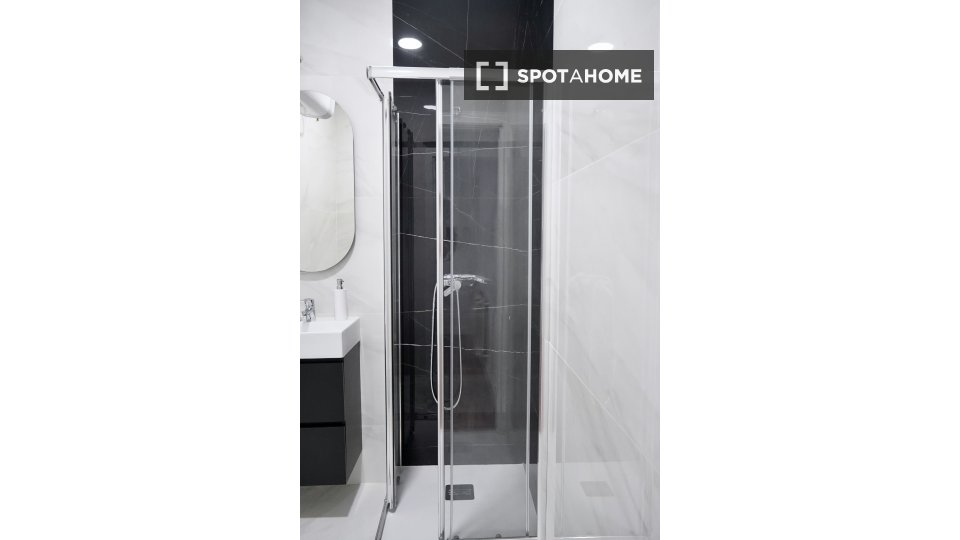 Double room Madrid, 6 beds — photo 80