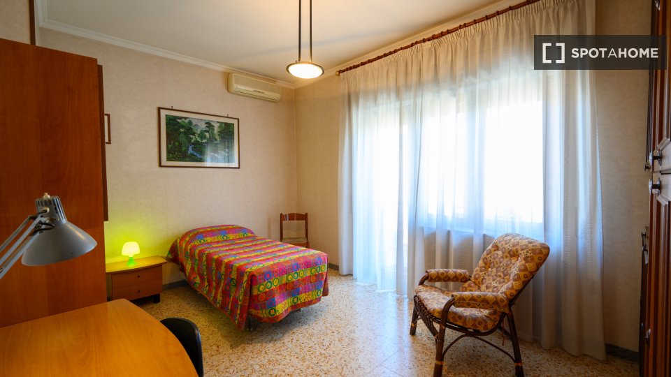Double room Rome, 3 beds, 80m² — photo 7