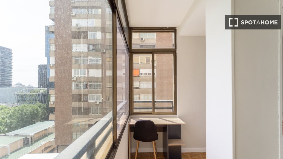 Double room Madrid, 5 beds — photo 4