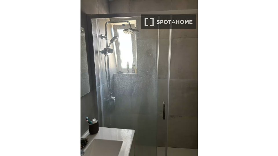 Apartment Lisbon, 1 bed, 50m² — photo 12