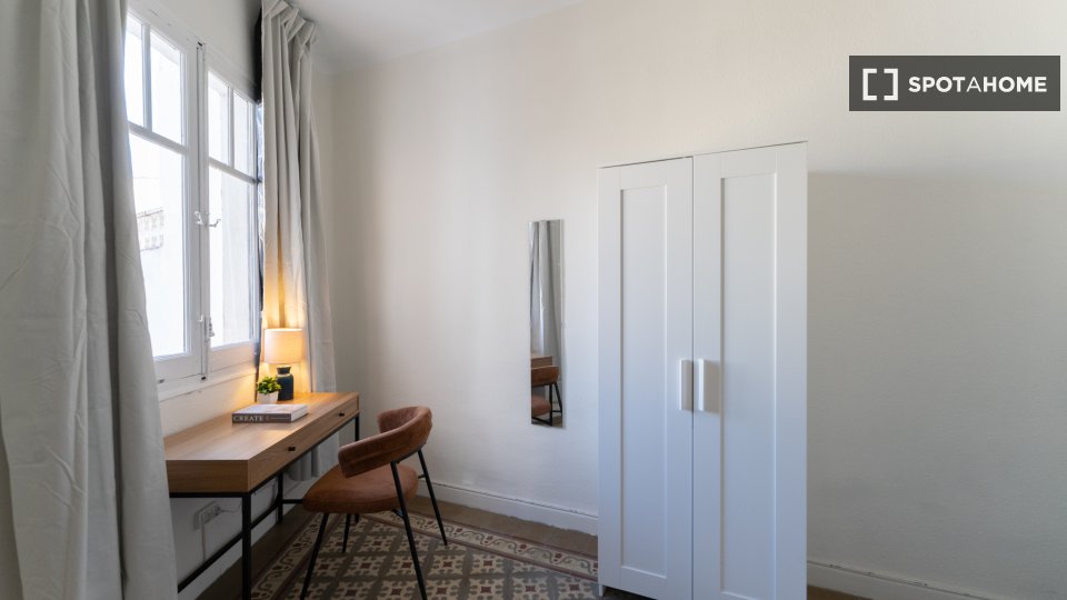 Double room Madrid, 7 beds — photo 17