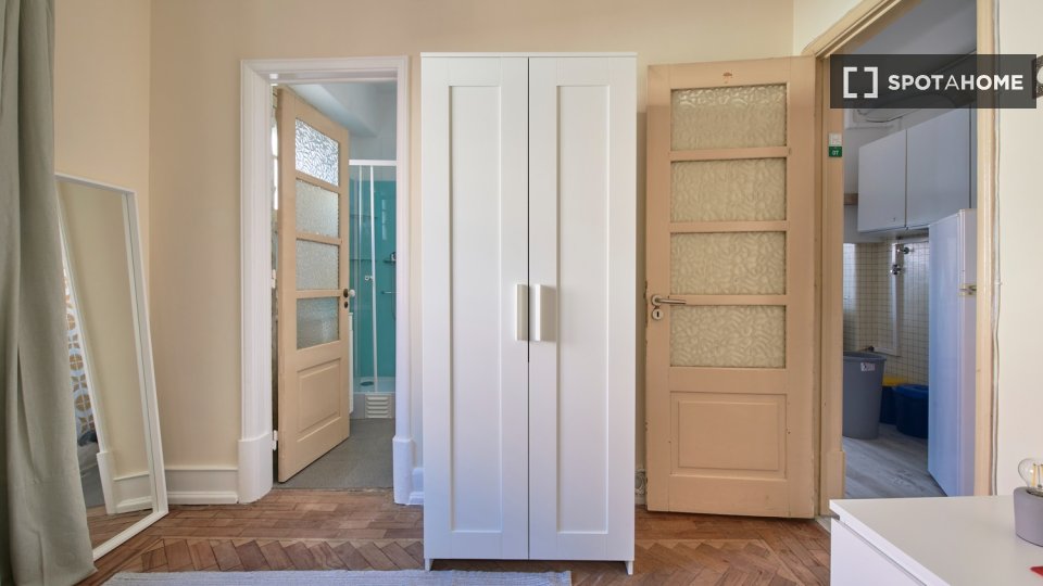 Double room Lisbon, 7 beds — photo 1