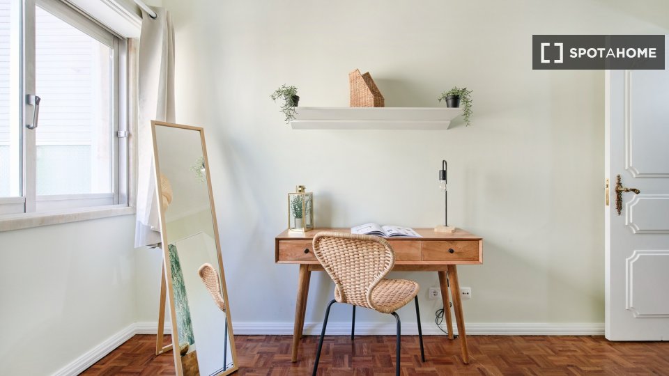 Double room Lisbon, 5 beds — photo 30
