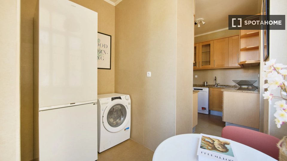 Double room Lisbon, 6 beds — photo 8