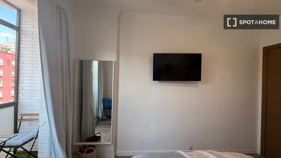 Double room Barcelona, 4 beds, 85m² — photo 10