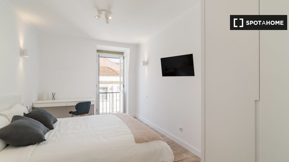 Double room Lisbon, 6 beds, 140m² — photo 16