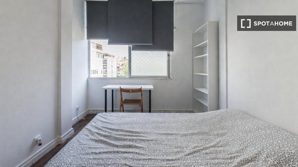 Double room Lisbon, 6 beds — photo 20