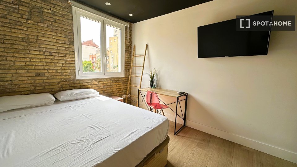 Double room Valencia, 5 beds, 100m² — photo 7