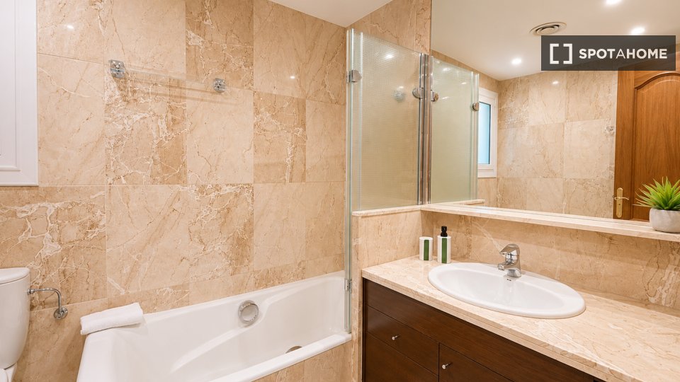 Appartement Barcelone, 2 chambres, 200m² — photo 11