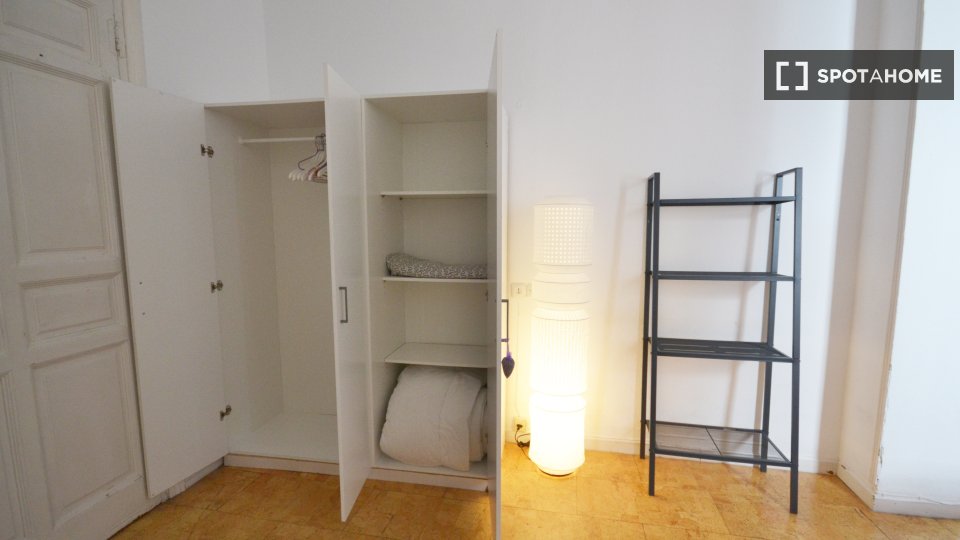 Double room Madrid, 10 beds, 220m² — photo 46