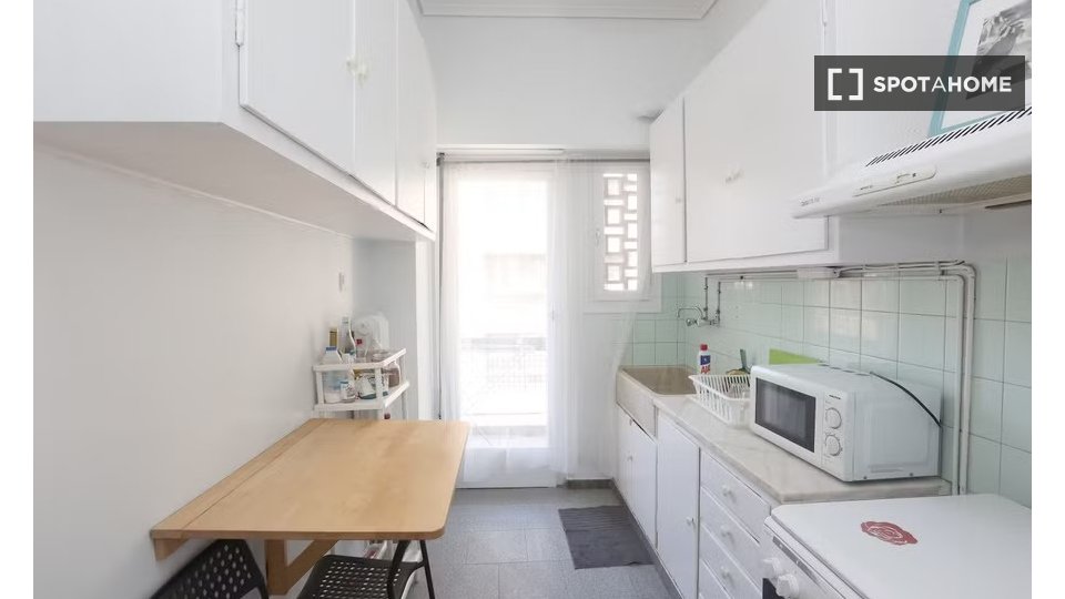 Double room Athens, 5 beds — photo 17