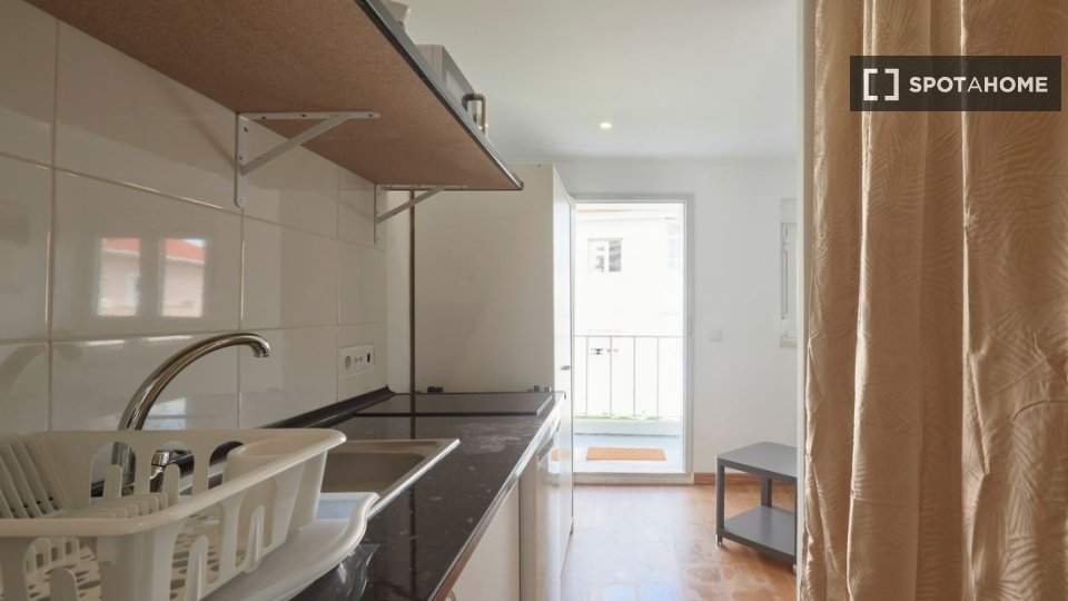 Apartment mono Lisbon — photo 12