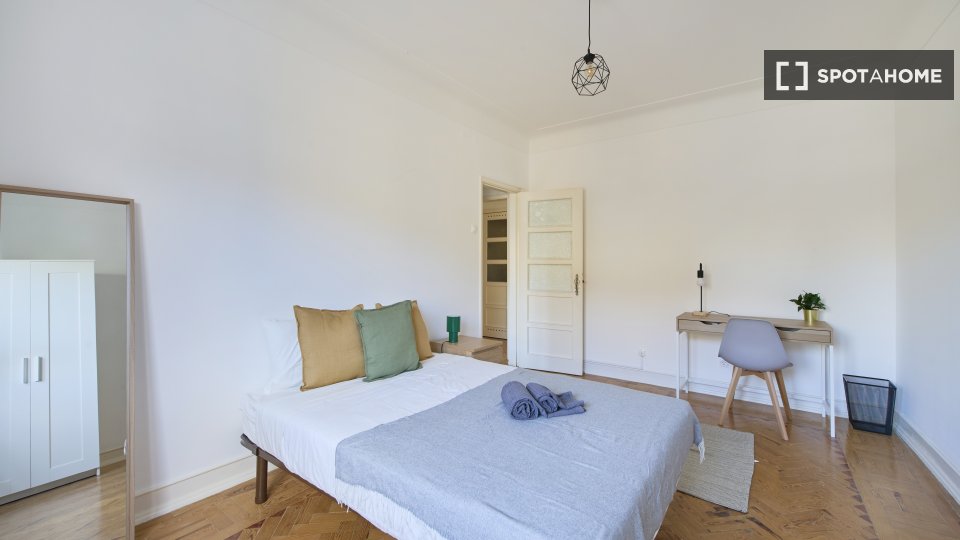 Double room Lisbon, 5 beds — photo 2
