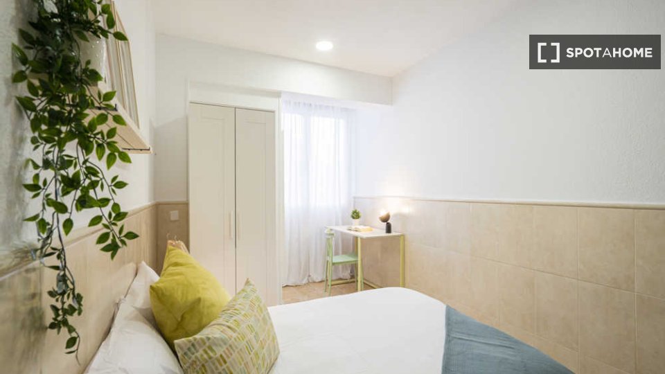 Double room Madrid, 25 beds — photo 51