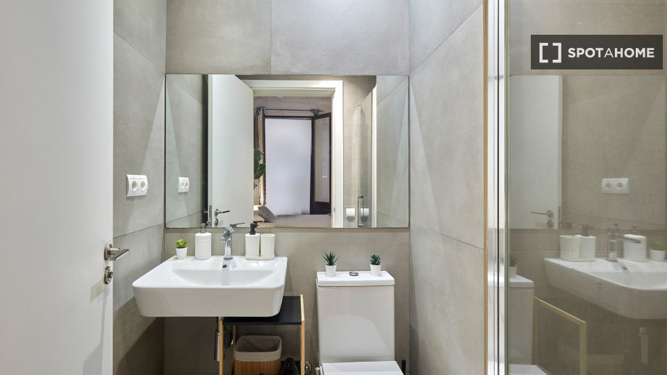 Apartment Barcelona, 2 beds, 80m² — photo 38