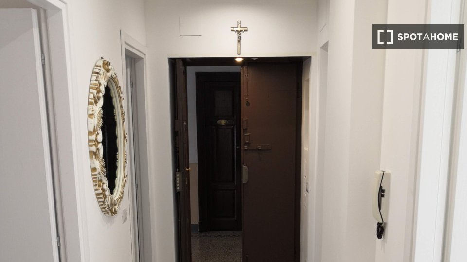 Double room Milan, 2 beds — photo 10