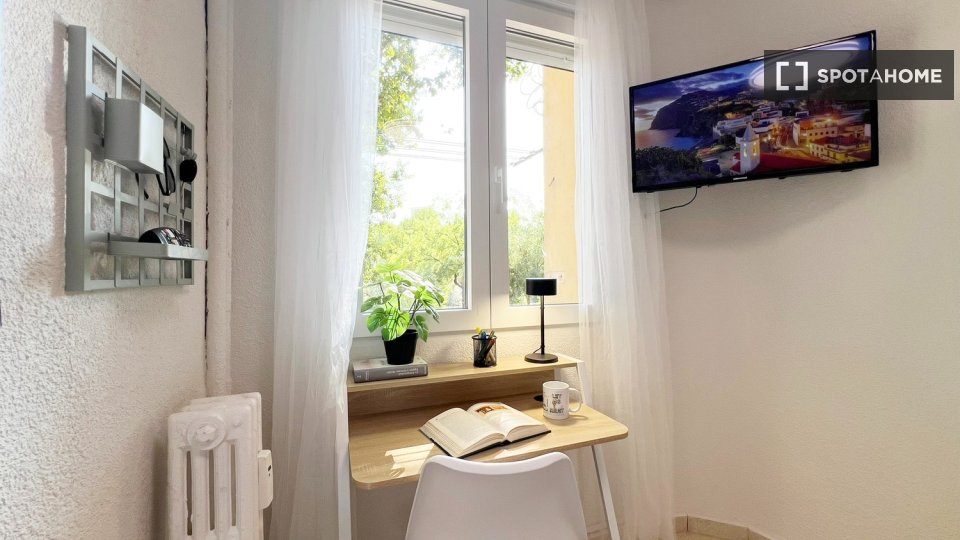 Double room Madrid, 4 beds — photo 13
