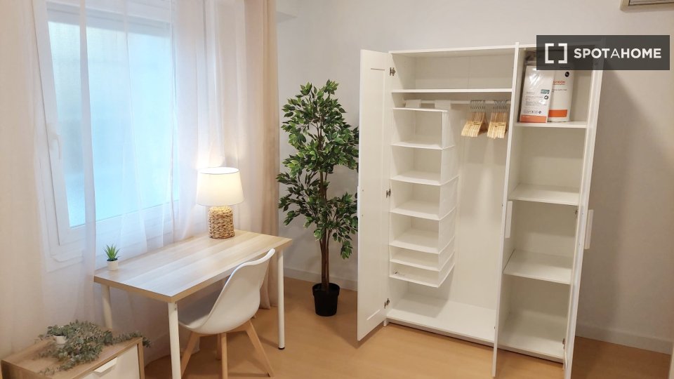 Double room Madrid, 4 beds, 100m² — photo 6