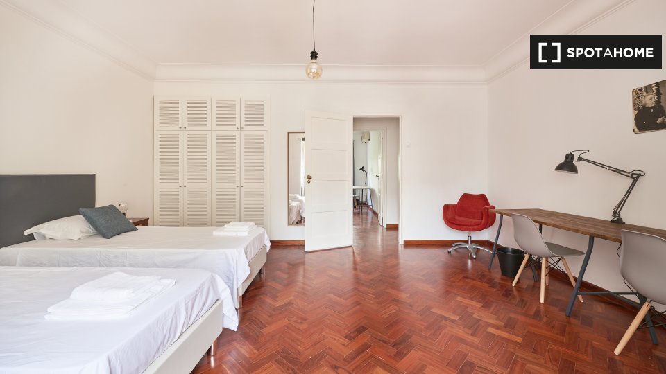 Double room Lisbon, 7 beds, 200m² — photo 8
