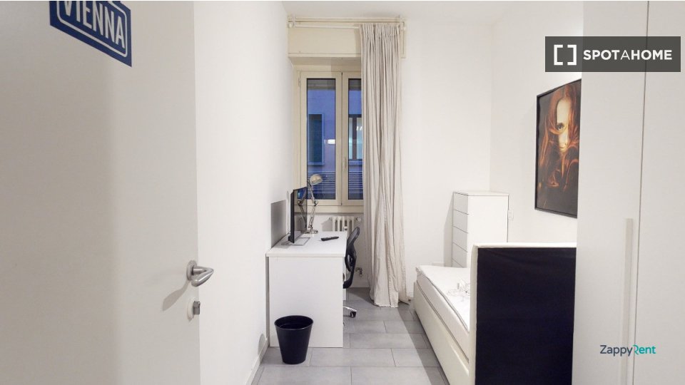Double room Milan, 12 beds — photo 24