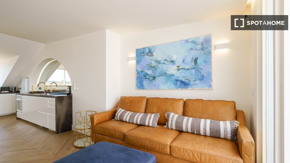 Apartment Lisbon, 2 beds, 100m² — photo 18