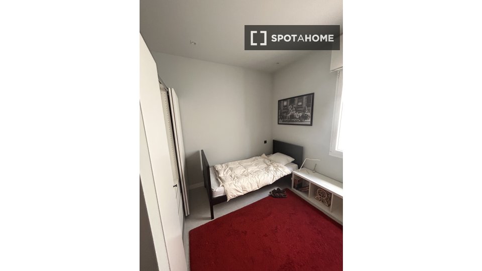 Double room Madrid, 1 bed, 180m² — photo 9