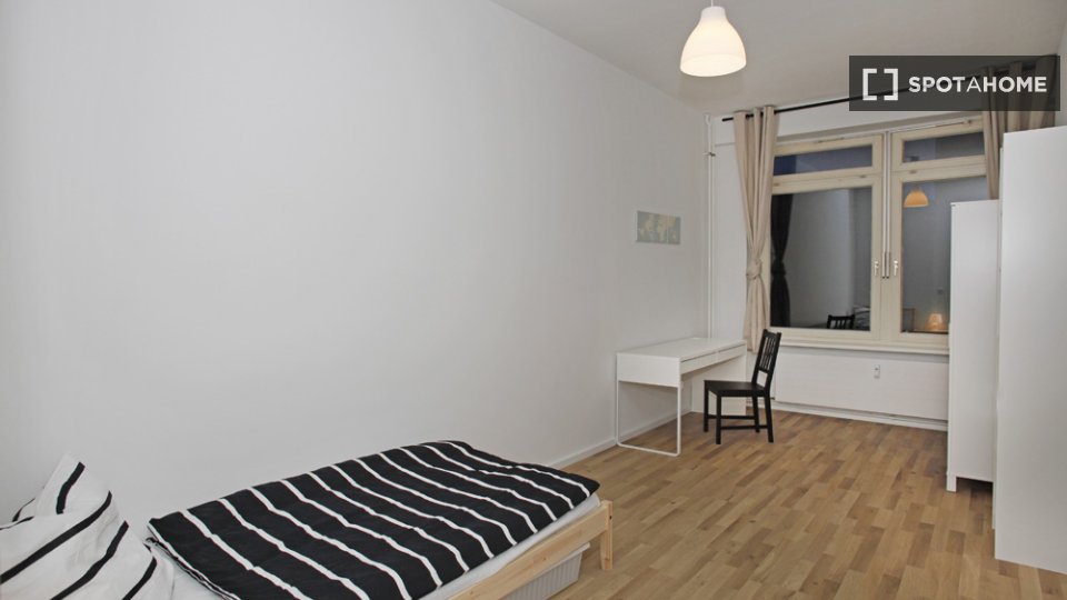 Double room Berlin, 4 beds, 71m² — photo 15