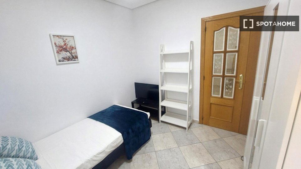 Double room Madrid, 4 beds, 95m² — photo 26