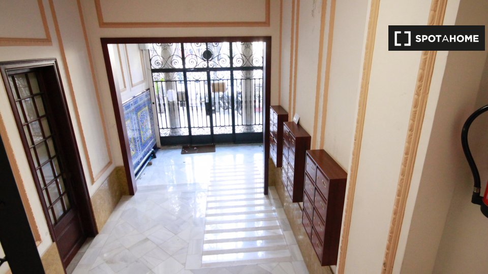 Double room Barcelona, 4 beds — photo 10