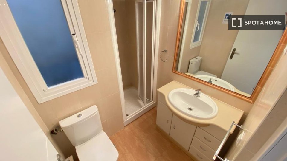 Double room Madrid, 4 beds — photo 19
