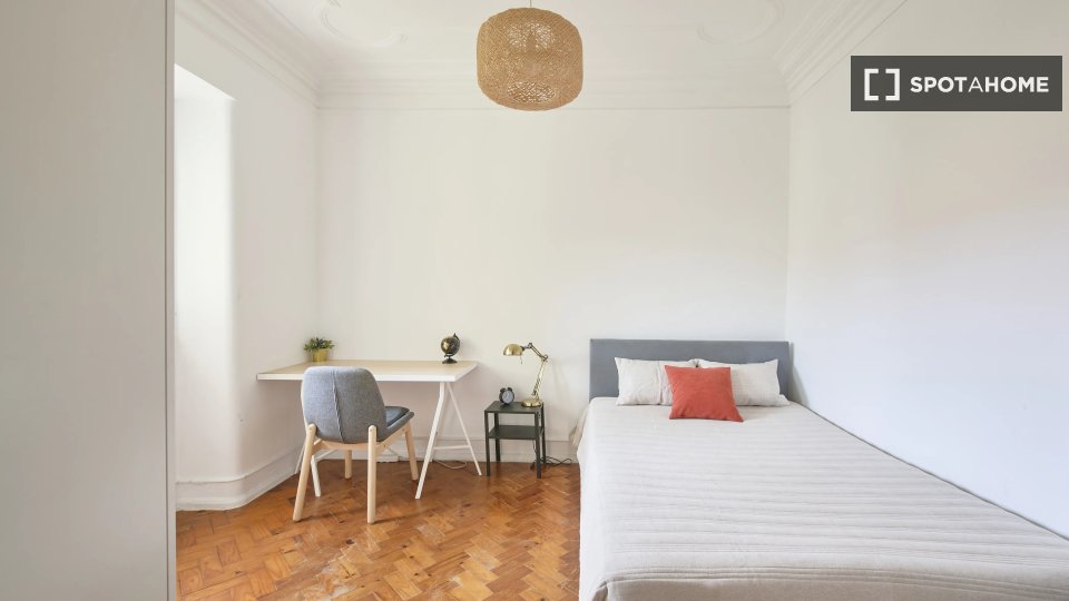 Double room Lisbon, 4 beds — photo 6