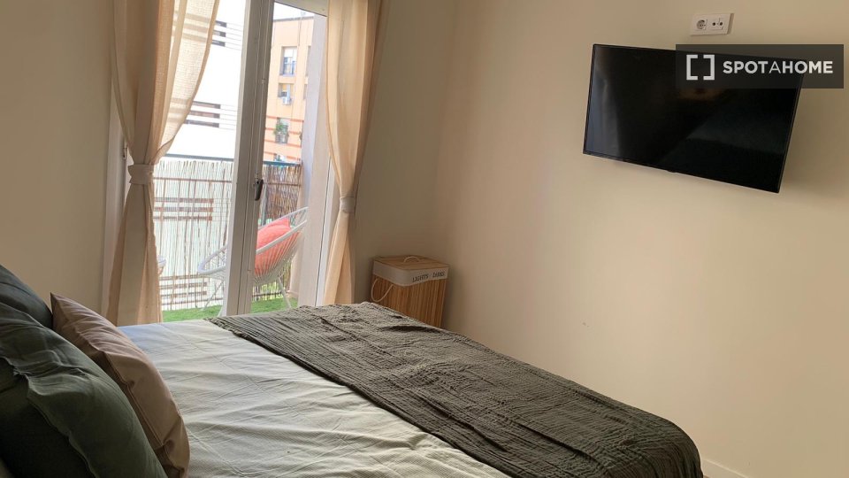 Double room Barcelona, 4 beds, 85m² — photo 15