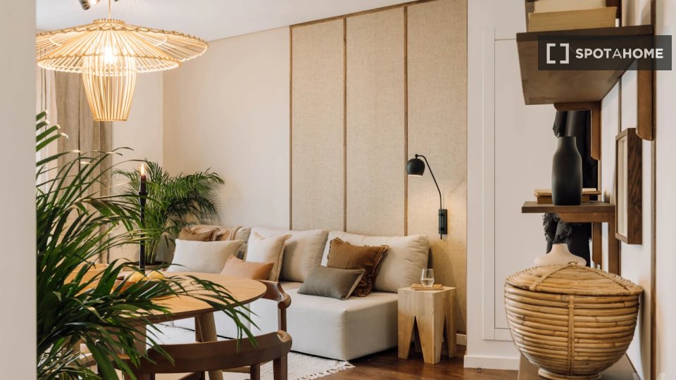 Apartment Lisbon, 1 bed, 64m² — photo 3