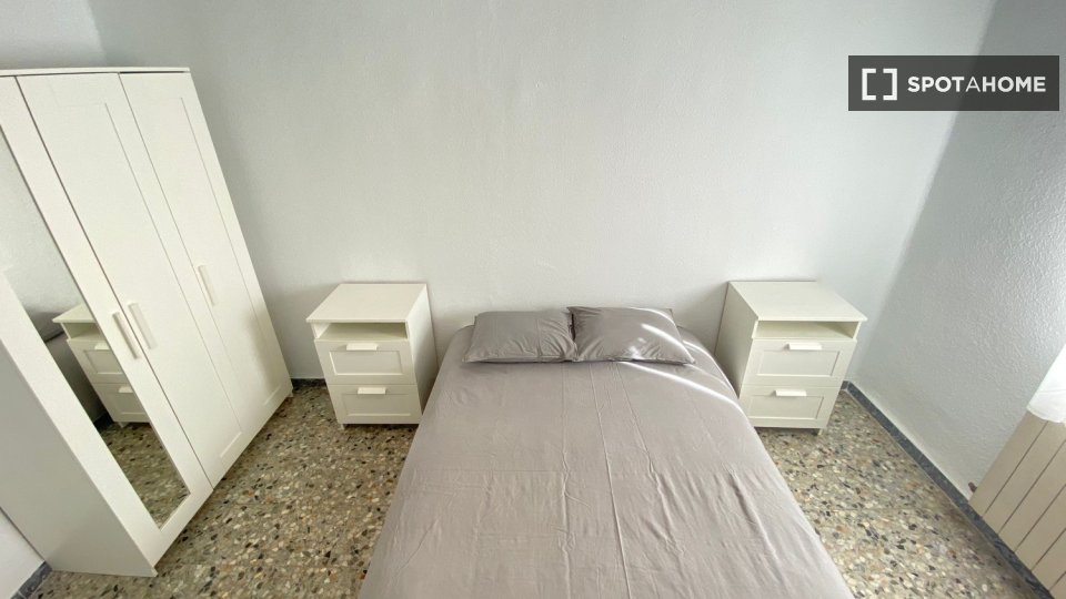 Chambre double Madrid, 5 chambres — photo 5