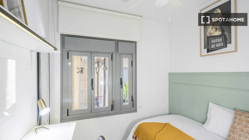 Double room Madrid, 67 beds — photo 77