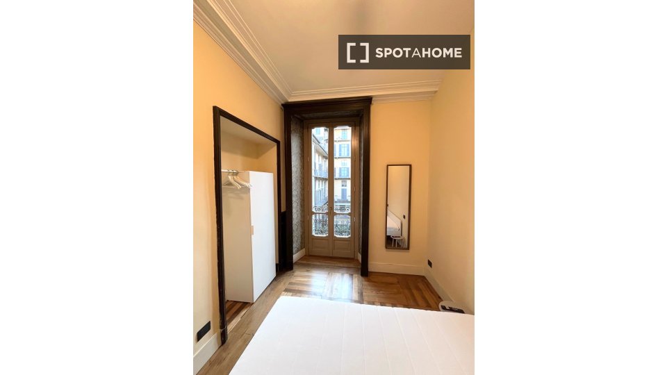 Double room Turin, 3 beds, 70m² — photo 17