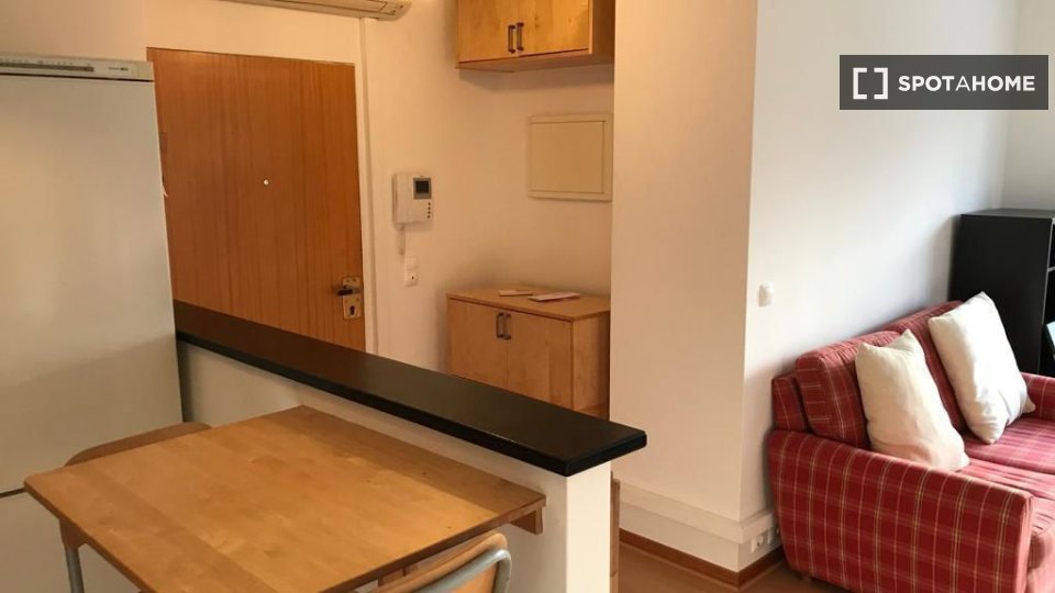 Apartment Lisbon, 1 bed, 60m² — photo 2