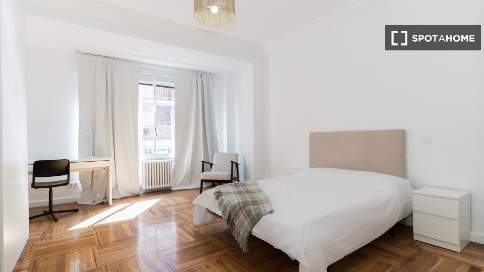 Double room Madrid, 10 beds, 380m² — photo 10