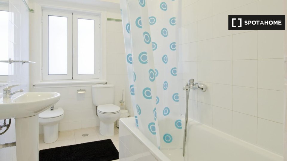 Double room Lisbon, 7 beds — photo 10