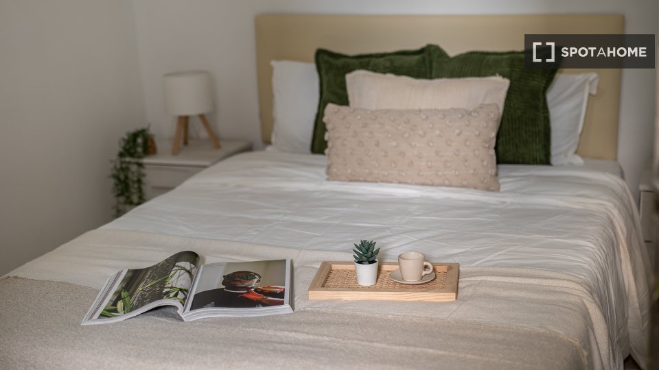 Double room Barcelona, 7 beds, 121m² — photo 12